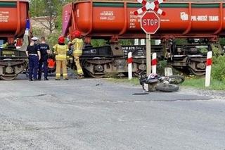 Dwaj motocykliści nie żyją. Jeden wjechał w pociąg, drugi w drzewo