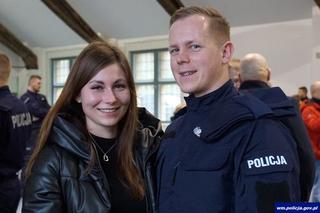 Ślubowanie nowych policjantów w Olsztynie. W szeregi wstąpiło 52 funkcjonariuszy [ZDJĘCIA]