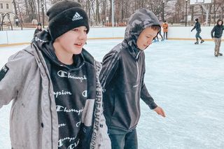 Lodowisko w Czerwionce-Leszczyny oficjalnie otwarte. Mieszkańcy mogą oddać się zimowej zabawie