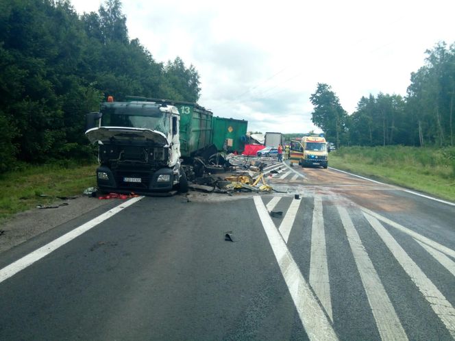 Wypadek na DK6. Zderzyły się ciężarówki