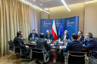 MSZ uruchamia infolinie - dla Polaków uchodźców z Ukrainy
