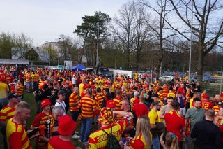 Kibice Jagiellonii Białystok przed meczem z Realem Betis 17.04.2025