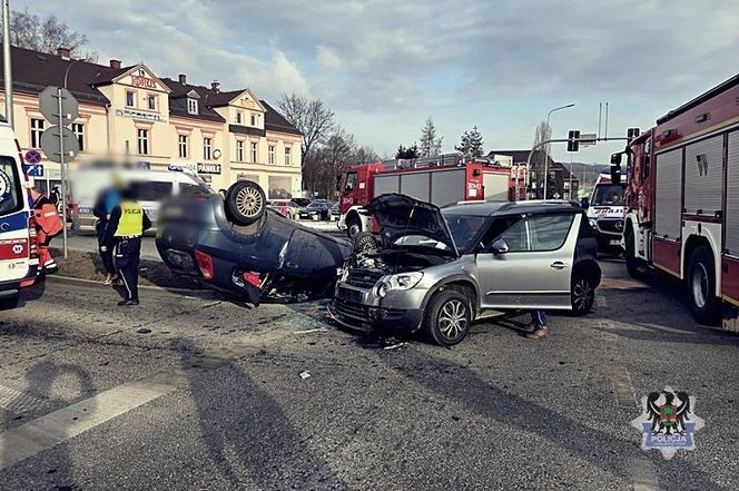 18-latka wjechała na czerwonym świetle