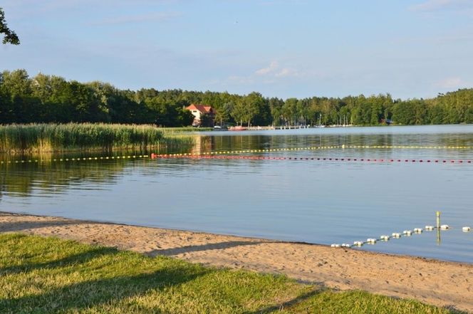   Mamry to najpiękniejsze jezioro w woj. warmińsko-mazurskim. Wyboru dokonało AI