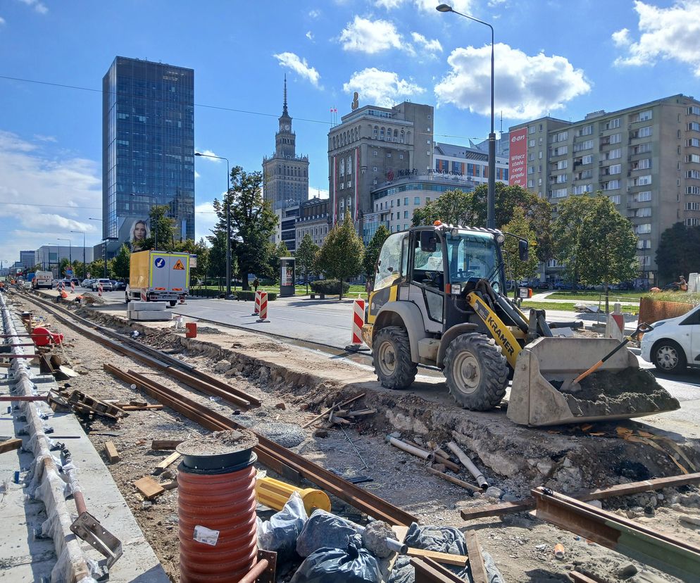 Tak powstaje Zielona Marszałkowska. Nowe szyny i drzewa w centrum stolicy