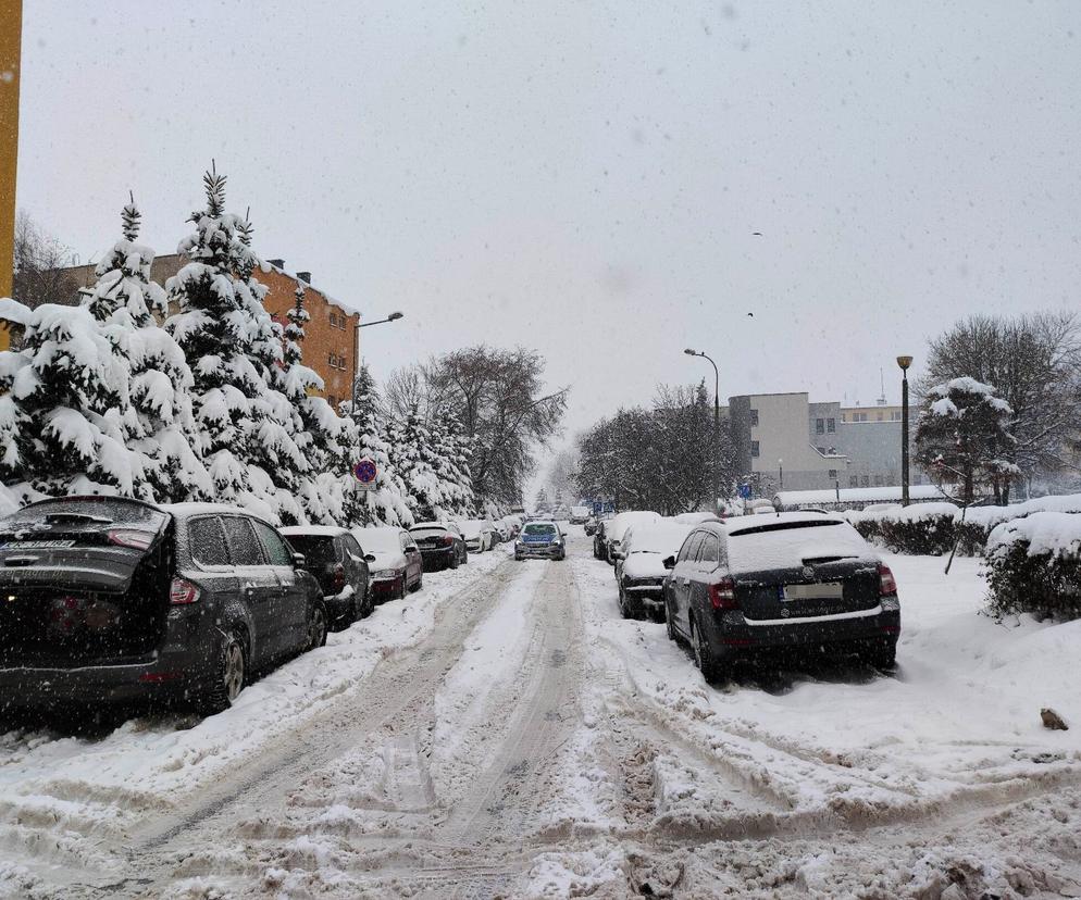 Potężny atak zimy w Małopolsce. Śnieg sypie bez przerwy