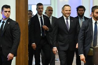 Prezydent Karol Nawrocki zadeklarował w Gdańsku, że priorytetem jest dla niego rozwój polskich technologii obronnych XXI wieku. Zapowiedział utworzenie Departamentu Technologii Przełomowych w Biurze Bezpieczeństwa Narodowego.