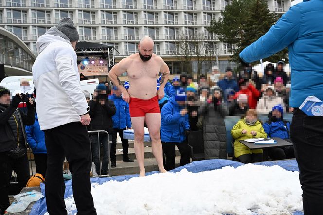 Łukasz Szpunar pobił rekord Guinnessa w najdłuższym przebywaniu w śniegu!