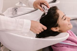 KROK 3: WODA + SZAMPON