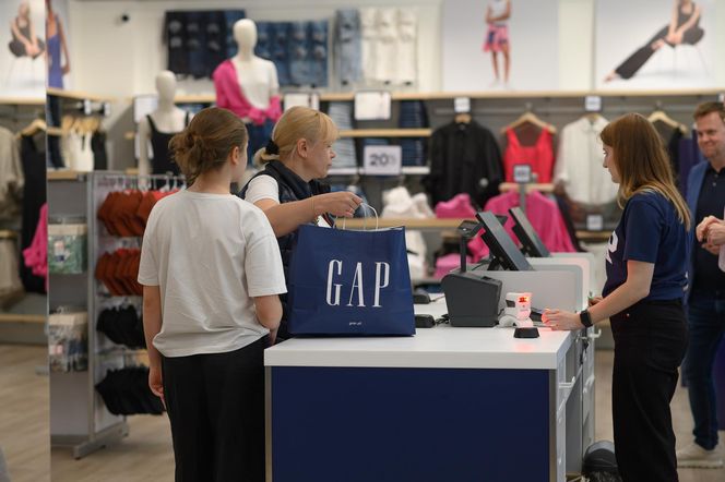 GAP z impetem wkracza do Krakowa: Pierwszy outlet w południowej Polsce otwarty w FACTORY Kraków