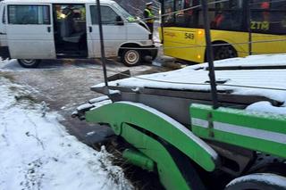 9 osób rannych po zderzeniu czołowym autobusu miejskiego z busem 