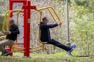 Były minister z PiS Robert Telus na siłowni