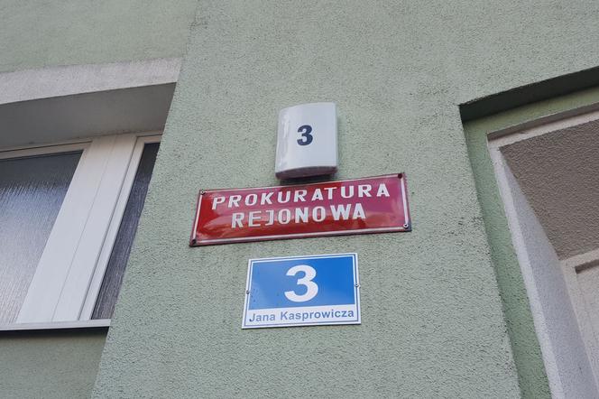 Dwaj mieszkańcy Leszna znęcali się nad nieletnim. Więzili go, bili i przypalali