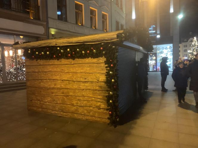 Tłumy bydgoszczan na jarmarku świątecznym. „Spodziewałam się innych cen” [ZDJĘCIA]