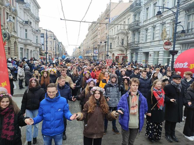 Polonez dla Łodzi. Setki łodzian we wspólnym tańcu [ZDJĘCIA]