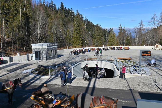 Zakopane. Centrum przesiadkowe w Kuźnicach. Słynna "patelnia"