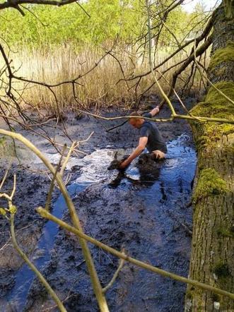 Myśliwi uratowali sarenkę