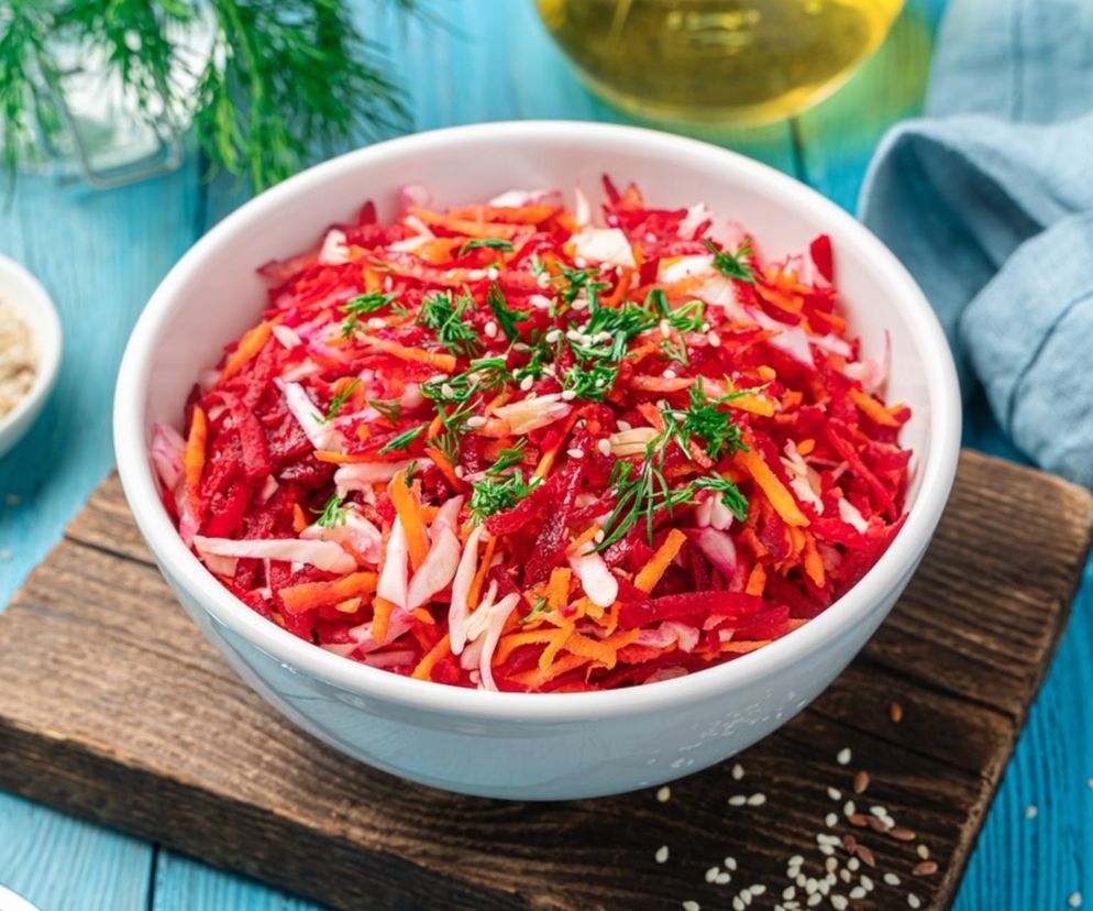 Pyszna i rozgrzewająca. Ta jesienna surówka to idealny dodatek do obiadu