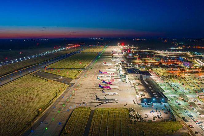 Międzynarodowy Port Lotniczy "Katowice" w Pyrzowicach ma drogę startową o długości 3200 m
