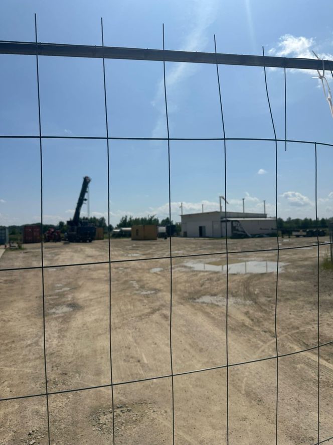Tajemniczy kontener z bronią i amunicją na Podkarpaciu. W Laszkach pracują służby