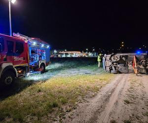 Kierujący samochodem Audi stracił panowanie nad pojazdem i zjechał z drogi na pobocze 