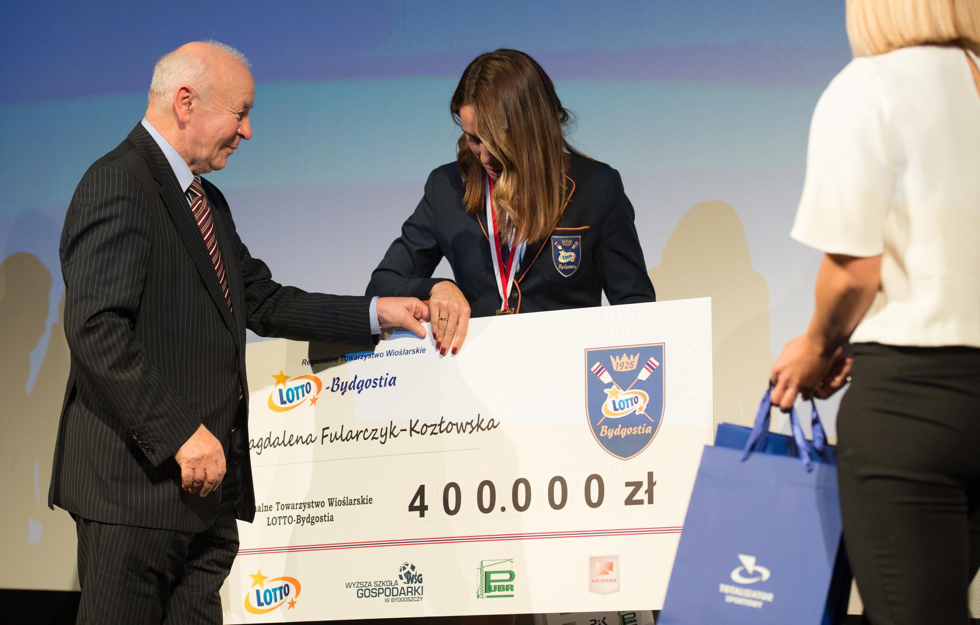 Magdalena FularczykKozłowska dostała rekordową premię [ZDJĘCIA