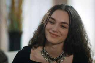 Dziedzictwo odc. 671-672. Z pomocą hakera Koray kradnie pieniądze z konta Ayse
