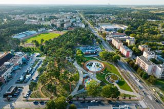 Życie w Architekturze 2025. Park rekreacyjno-sportowy z wodnymi placami zabaw. RS+ Robert Skitek