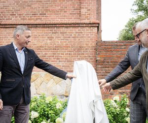 Rybnik ma nową maskotkę. W mieście odsłonięto pierwszą rzeźbę szczupaka
