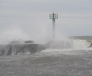 Żółty alert na całym wybrzeżu! Zacznie się już wieczorem. To będzie niespokojna noc