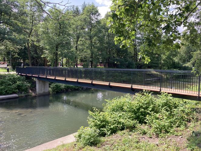 Kładka dla pieszych nad rzeką Białą w bielskich Mikuszowicach