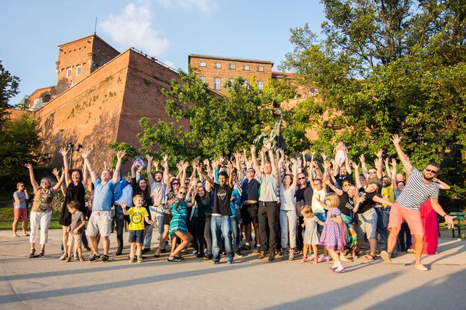 Zjechał już ze swoim tańcem kawał świata. Ostatnio zawitał do Krakowa! "Where The Heck is Matt?" [ZDJĘCIA, WIDEO]