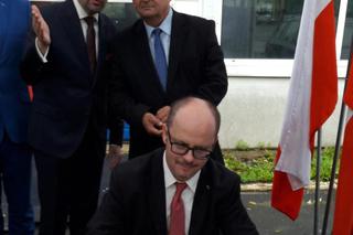 Podpisanie umowy między BGKN i Pocztą Polską