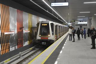 Metro pojechało na Targówek. Tak wyglądało otwarcie nowych stacji