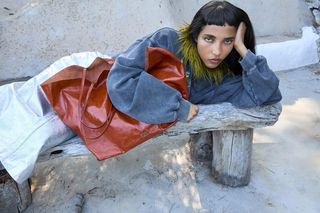 Nowy rozdział dla kultowych torebek – BIMBA Y LOLA i Akima