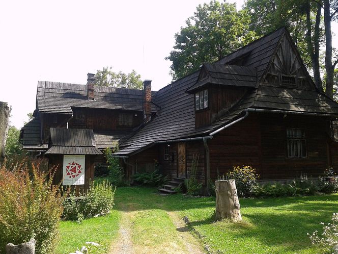 Ta małopolska willa jest perłą architektury. Kiedyś należała do sławnego poety, pioniera Młodej Polski