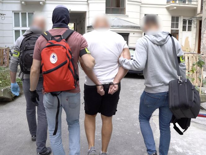 Okradali luksusowe wille pod Warszawą. Zatrzymali czterech mężćzyzn