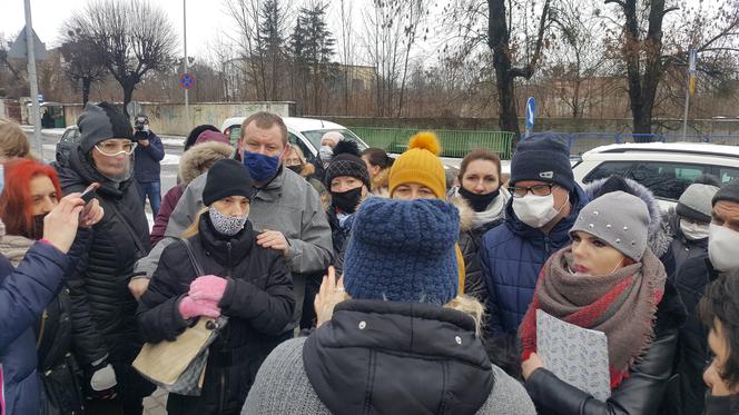 Protest w obronie Szkoły Podstawowej 13 w Grudziądzu. Rodzice nie zgadzają się z planami [AUDIO]