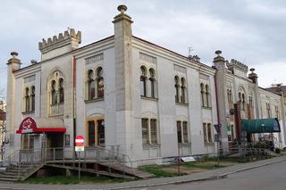 W Tarnowie była kiedyś rytualna łaźnia żydowska. Budynek stał się restauracją, której nazwę wymyśliła Magda Gessler