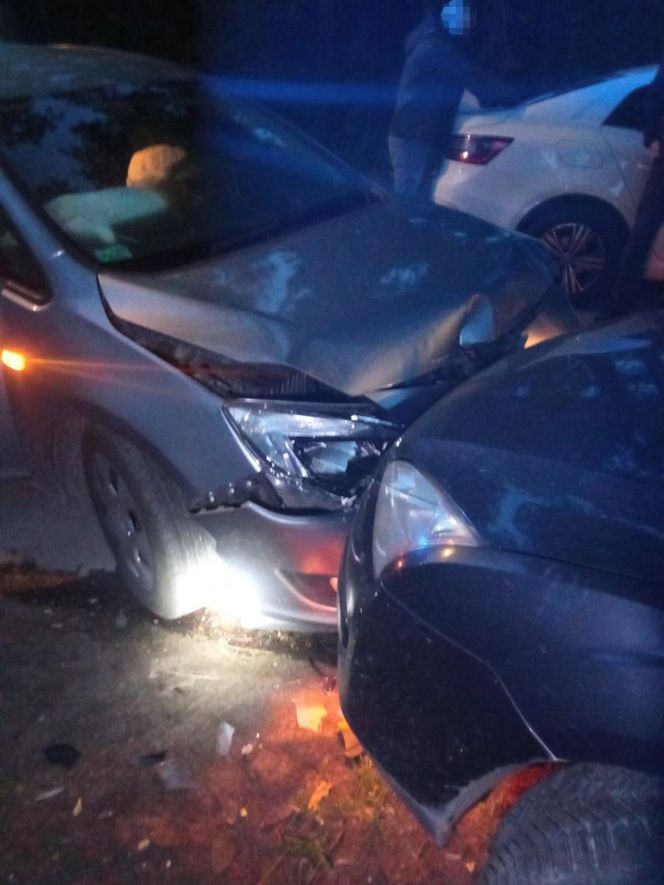 Kobra dorwała „Kaszankę”. Jechali skradzionym fordem. Czołowo wbili się w radiowóz