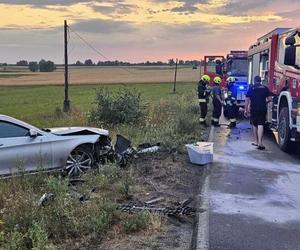 Czołowe zderzenie dwóch osobówek w Dobrzejewicach pod Toruniem! Nie żyje 69-letnia kobieta