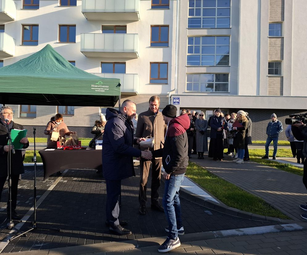 Rozdawanie kluczy w Karlinie. 