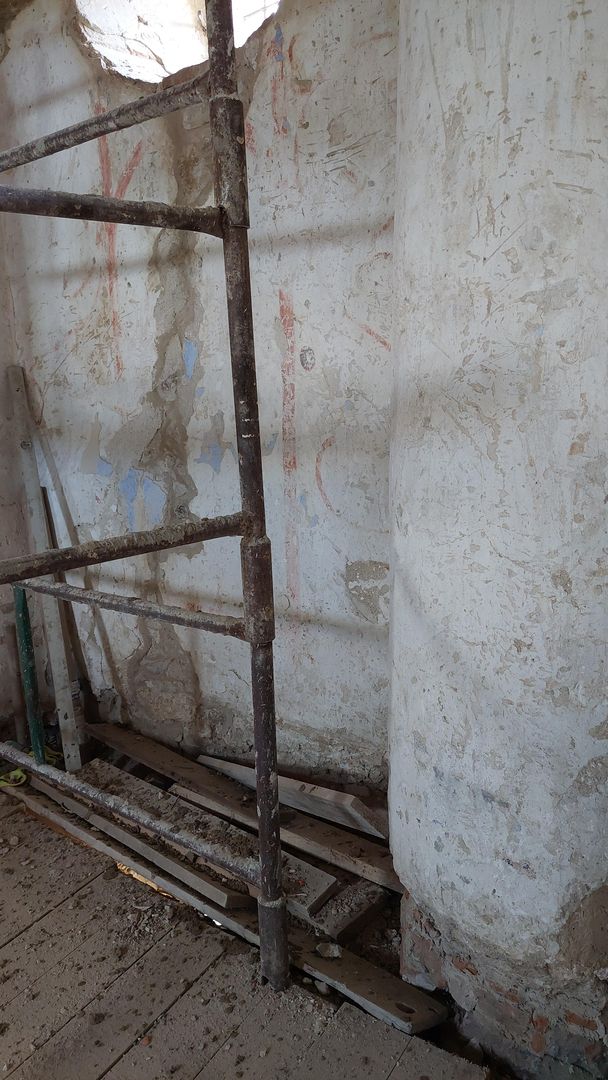 Baszta w Nowych Kicharach (gm. Dwikozy) w trakcie remontu