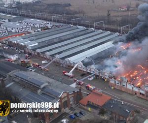 Pożar na Przeróbce. Płonie hala Zakładów Naprawczych Taboru Kolejowego i Miejskiego