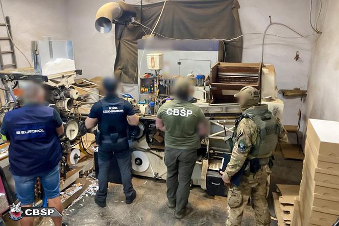 W Wielkopolsce zlikwidowano nielegalną fabrykę papierosów