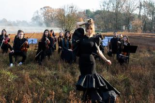 Doda Dorota Rabczewska na planie teledysku.