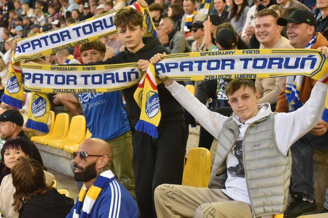 PRES Grupa Deweloperska Toruń - Betard Sparta Wrocław. Zdjęcia kibiców i zawodników z półfinału PGE Ekstraligi na Motoarenie