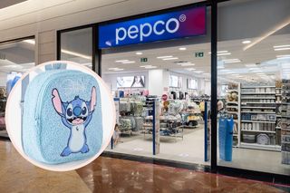 Weź 25 zł i pędź do Pepco. Ten plecak ze Stitchem to hit wakacji! Genialne rzeczy znajdziesz też w innych sklepach