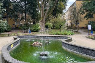 Lublin świętuje 65-lecie placu zabaw na LSM. Rakieta i gazik wciąż przyciągają dzieci