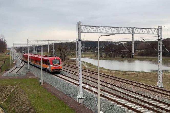 Wyjechał! Pierwszy pociąg do Gdańska  przejechał tzw. bajpasem kartuskim